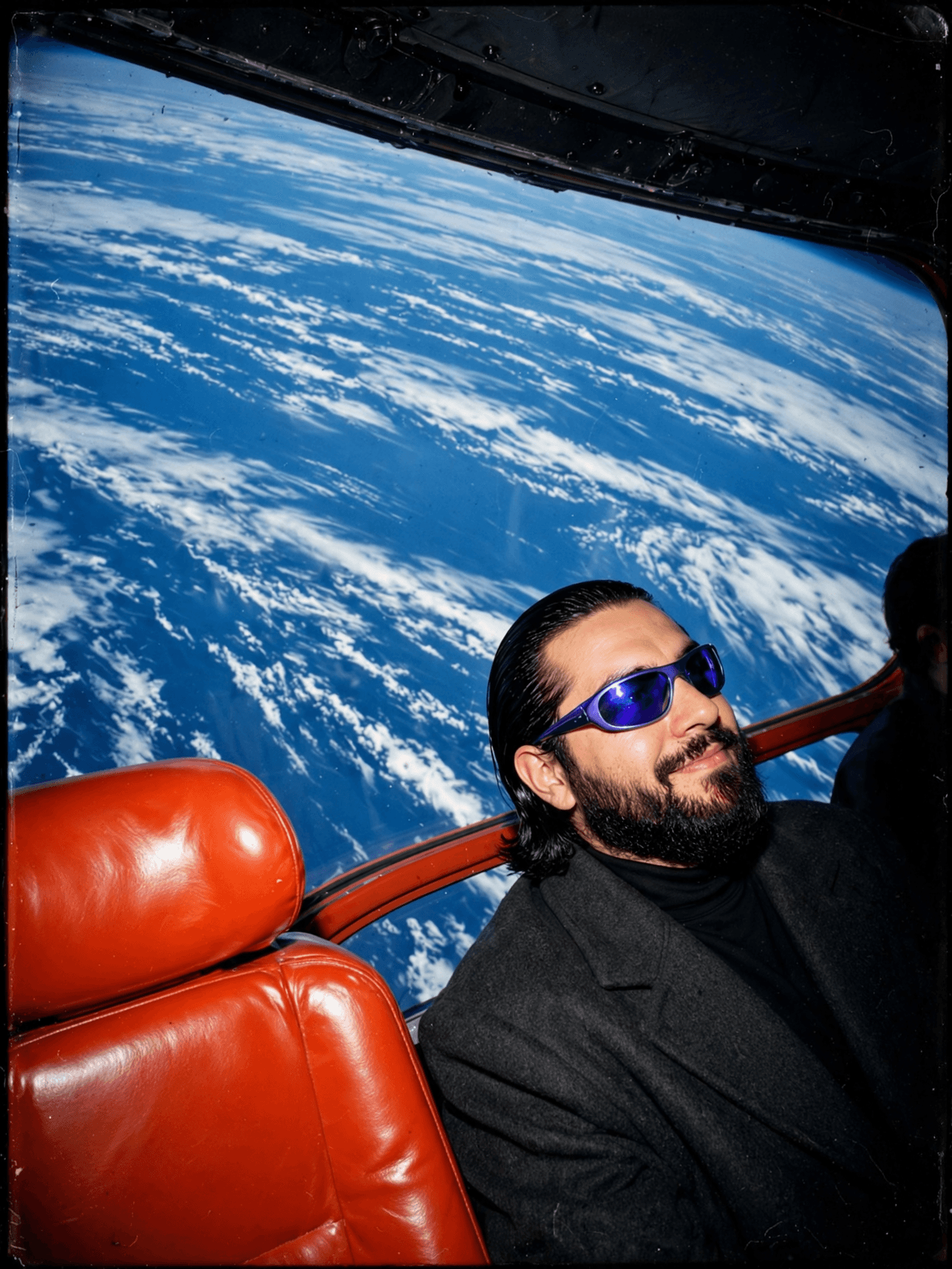 Passenger Beside Orbital Panoramic Window example 21
