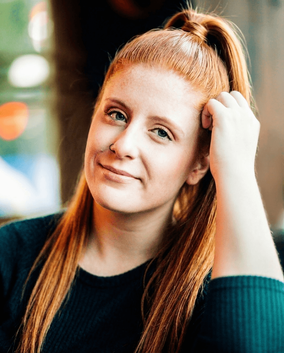 Redhead Woman in Casual Portrait example 34